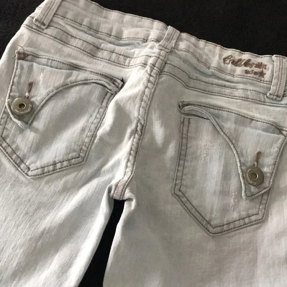 Bubblegum Light Wash Flare Jean - Picture 4 of 7